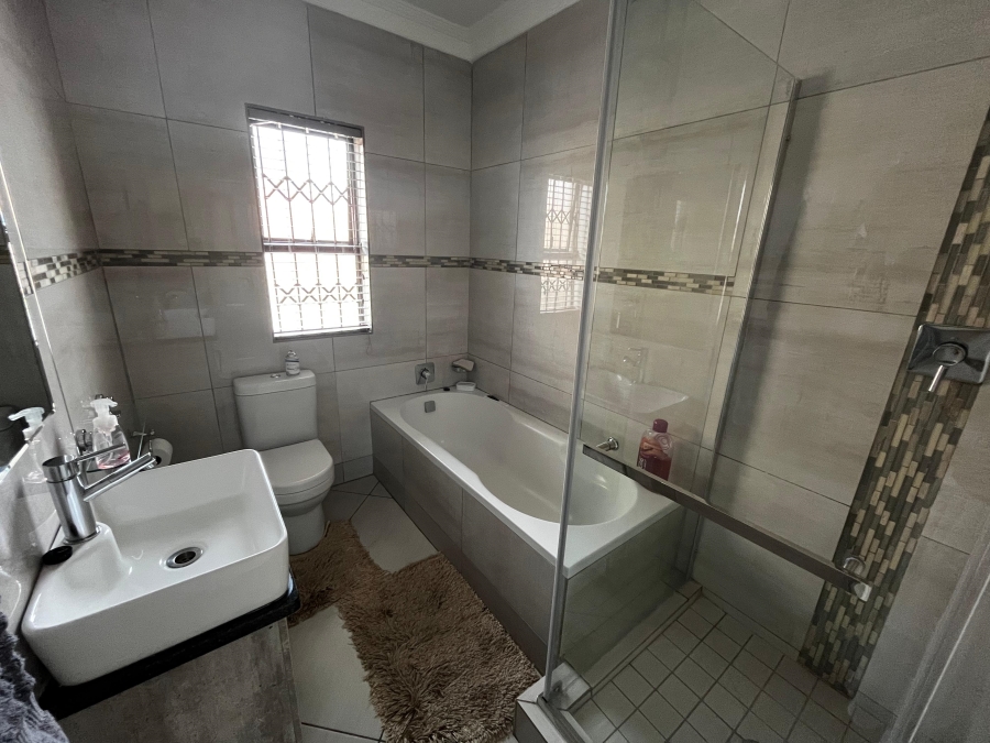 4 Bedroom Property for Sale in Waterkloof North West